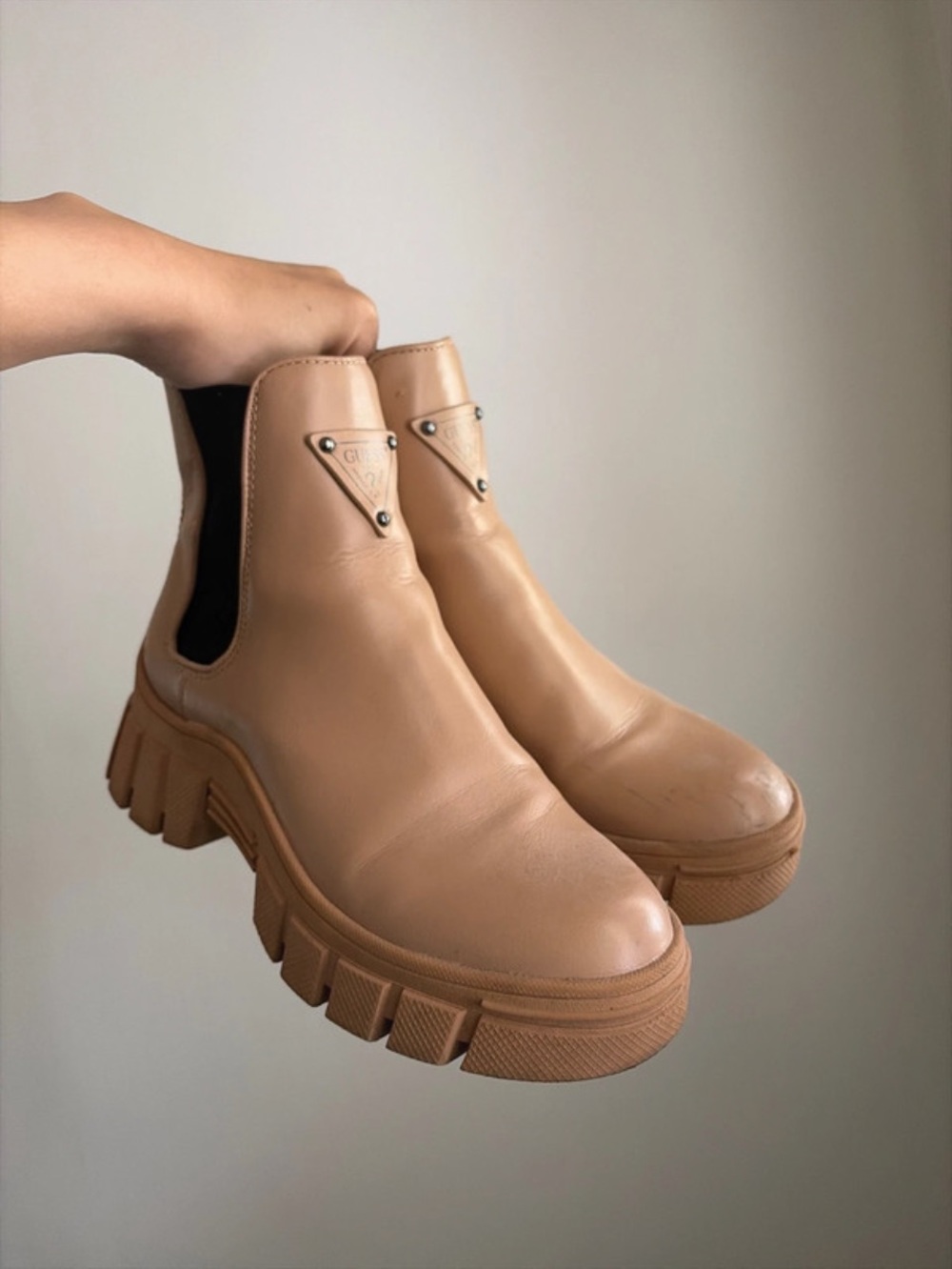 Guess boots size 6